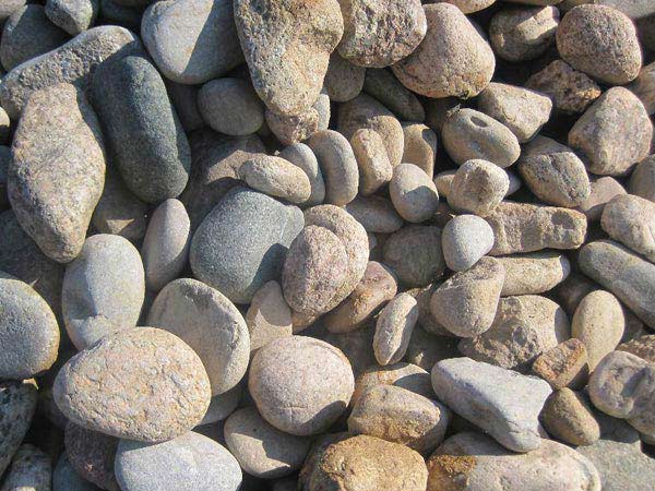 河南河卵石破碎機(jī)廠家好評(píng)如潮，靠的是什么？