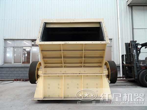 1315反擊式破碎機(jī)時(shí)產(chǎn)量可達(dá)多少噸？