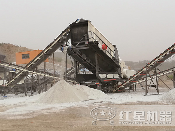 汽車移動磕石機(jī)多少錢，性價比怎么樣？