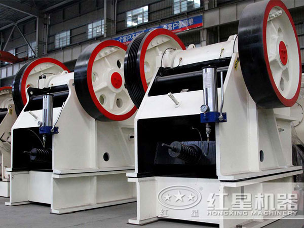 大型石頭顎破碎機(jī)市價(jià)多錢？（內(nèi)附高清顎破作業(yè)視頻）