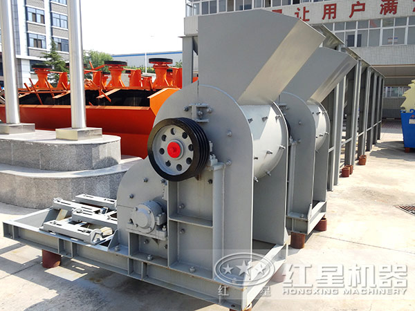 大塊煤怎么弄碎？無篩底雙級(jí)粉碎機(jī)來幫忙
