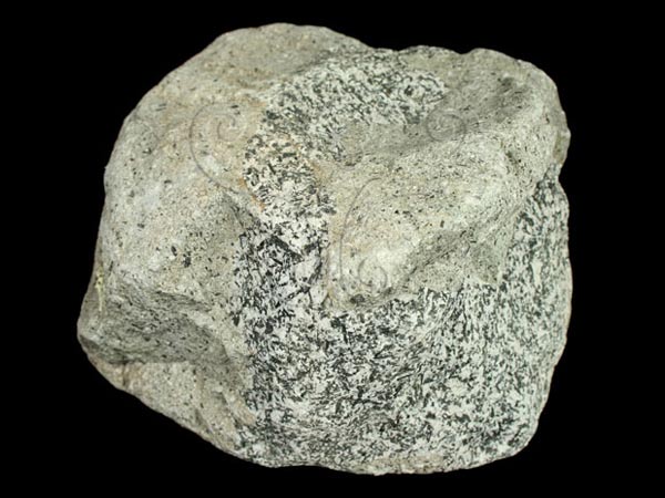 乘載著全套流動(dòng)破碎篩分機(jī)，小小的石頭實(shí)現(xiàn)了大大的夢想